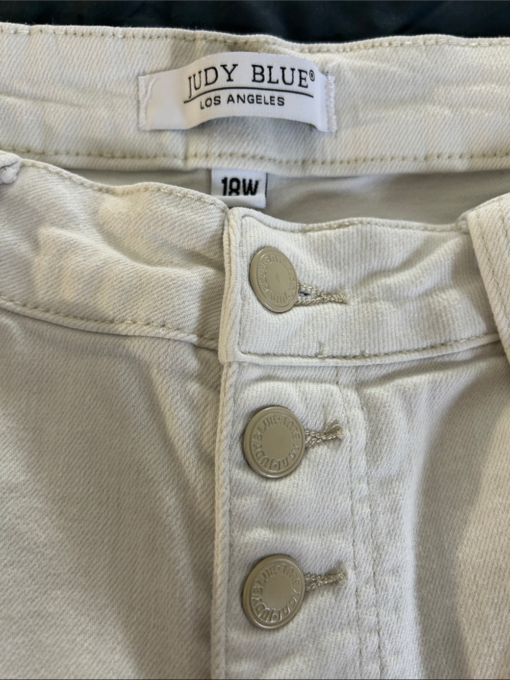 Judy Blue White Ankle Crop Jeans - Button Fly - Picture 2 of 4